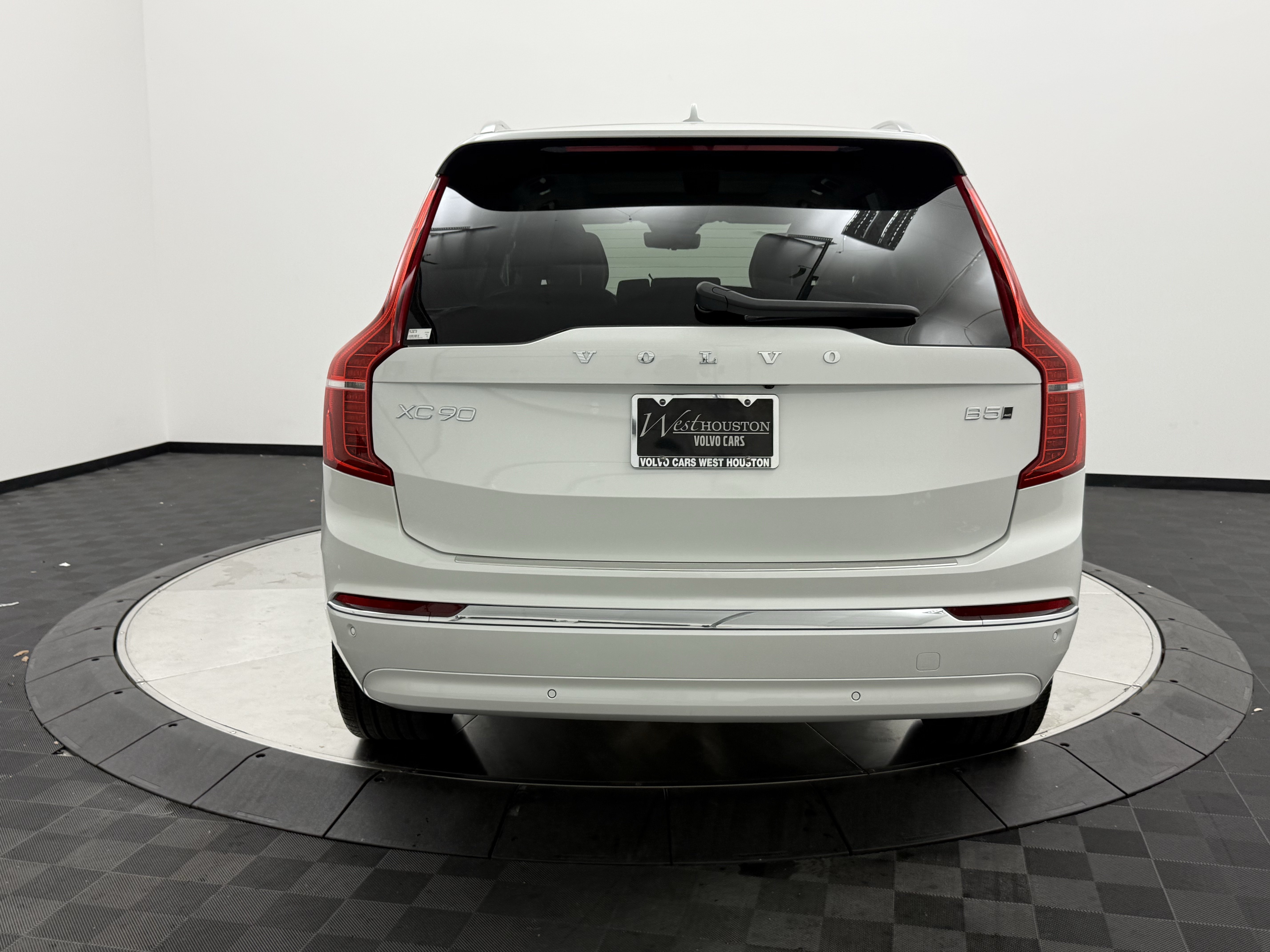 Certified 2025 Volvo XC90 B5 Plus w/ Protection Package Premier AWD/4WD image 6