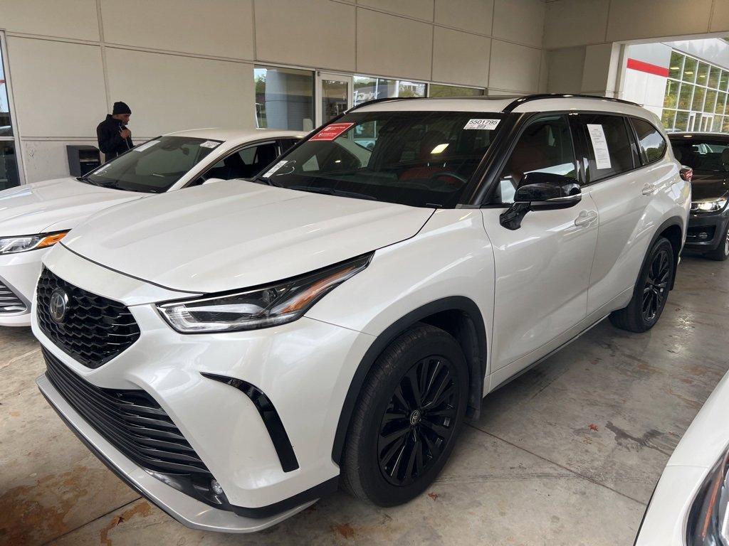 Used 2023 Toyota Highlander XSE