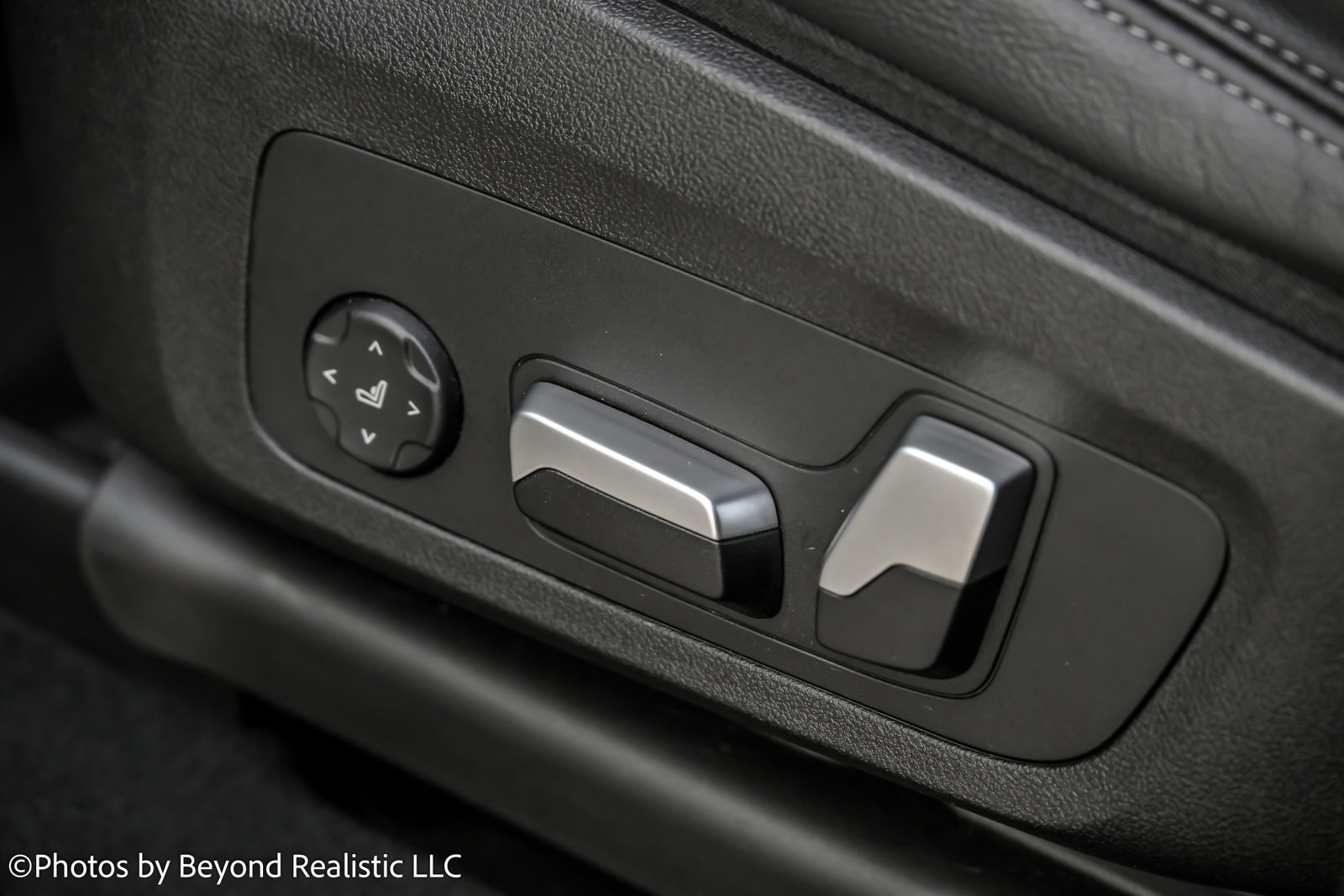 Used 2024 BMW X3 xDrive30i w/ M Sport Package image 32