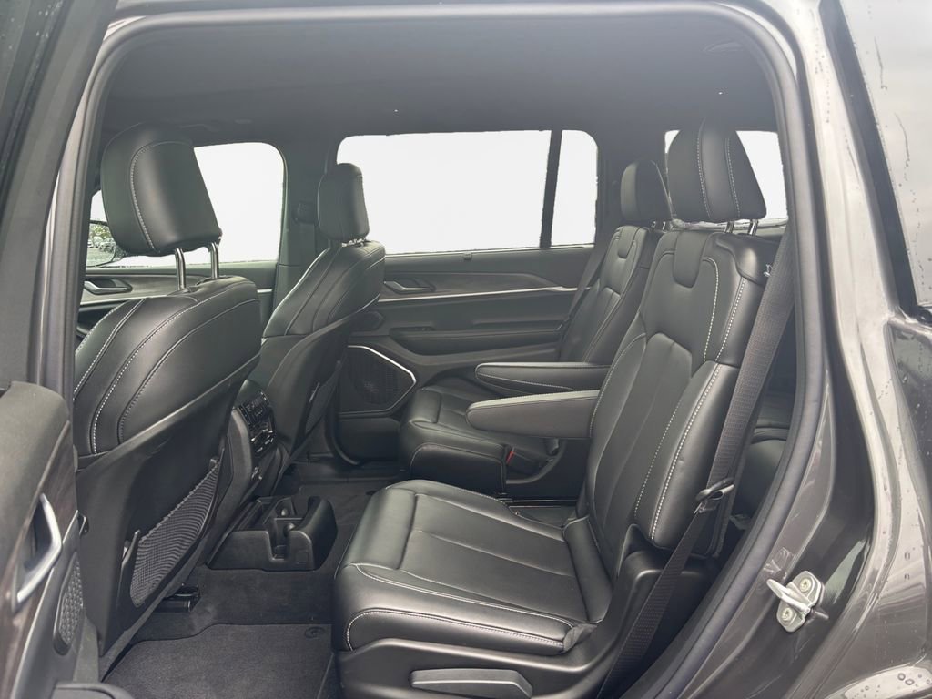 New 2025 Jeep Grand Cherokee L Limited w/ Luxury Tech Group II image 23