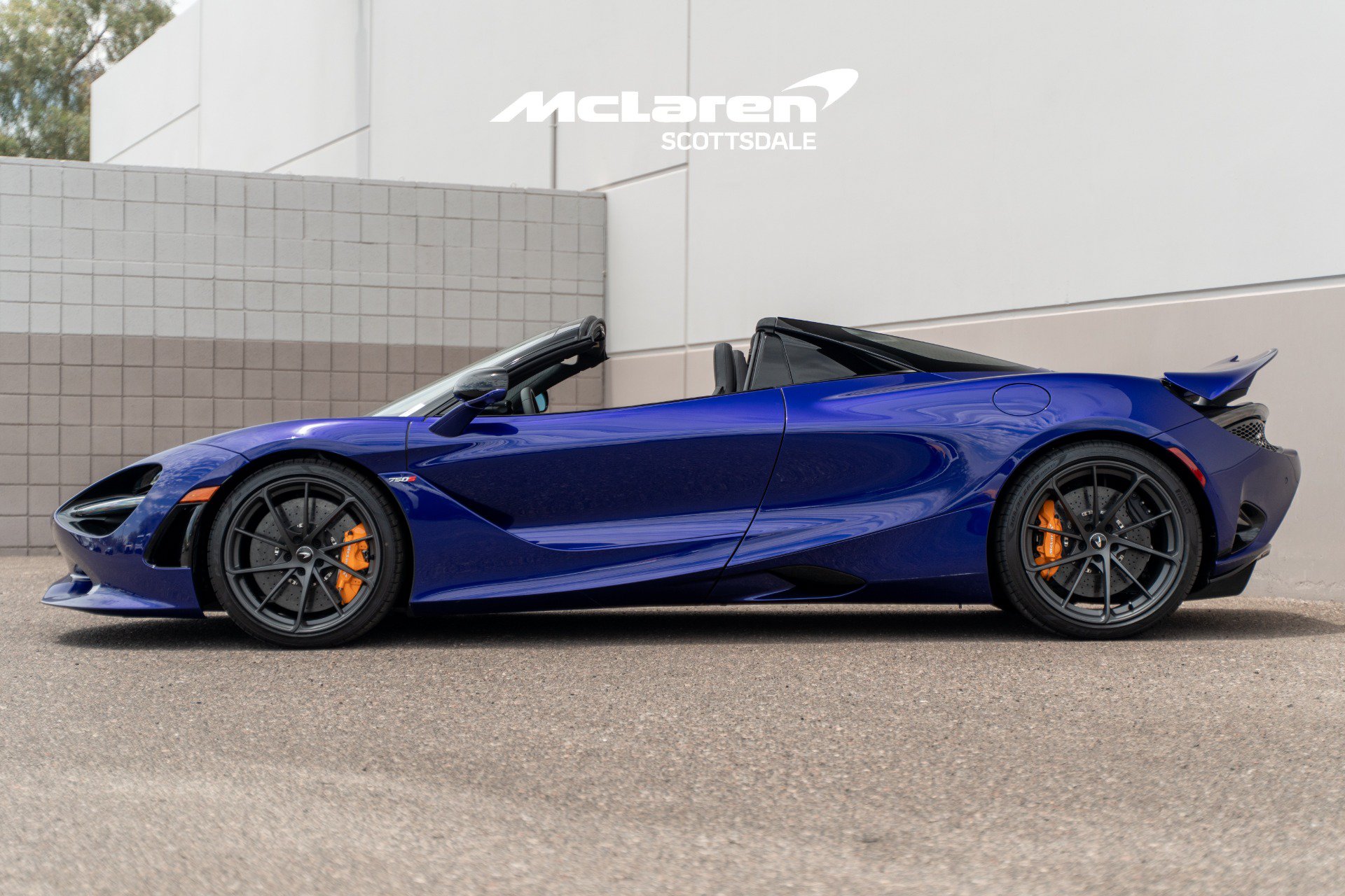 Used 2026 McLaren 750S Spider RWD image 4