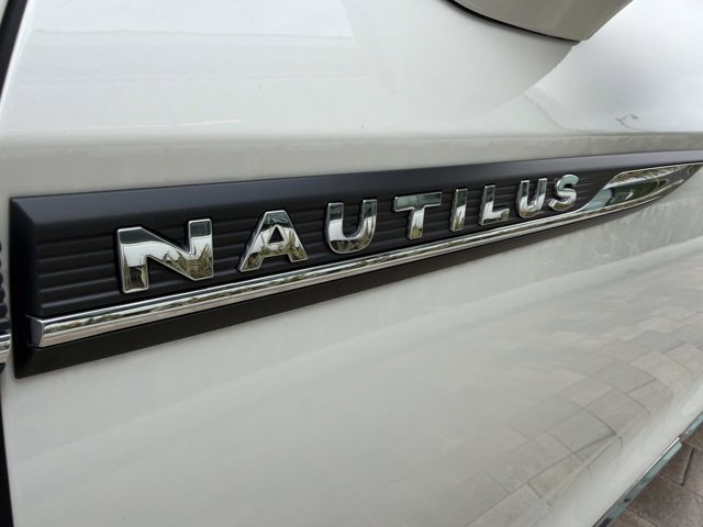 Certified 2023 Lincoln Nautilus FWD w/ Premium Package image 9
