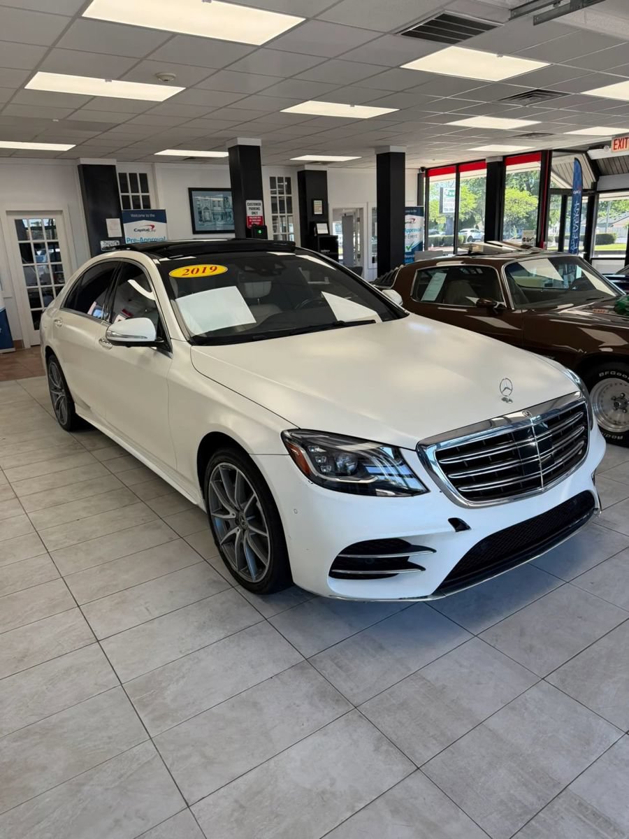 Used 2019 Mercedes-Benz S 560 Sedan image 3
