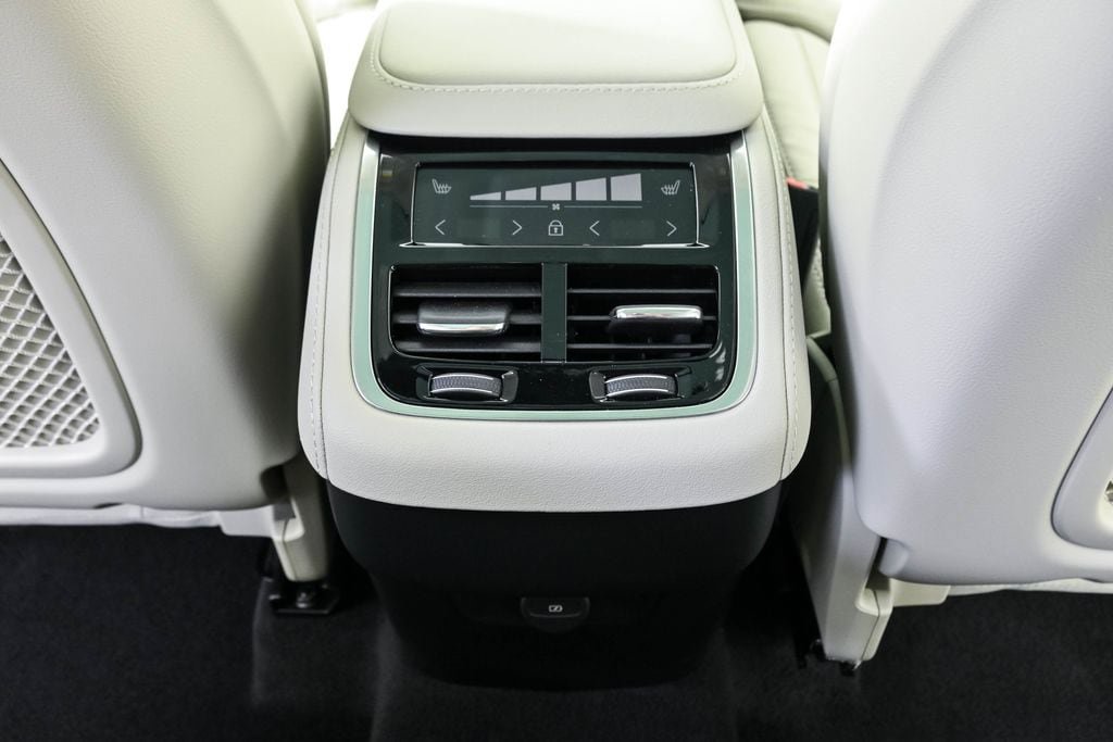Used 2026 Volvo XC90 B6 Ultra w/ Protection Package AWD/4WD image 22