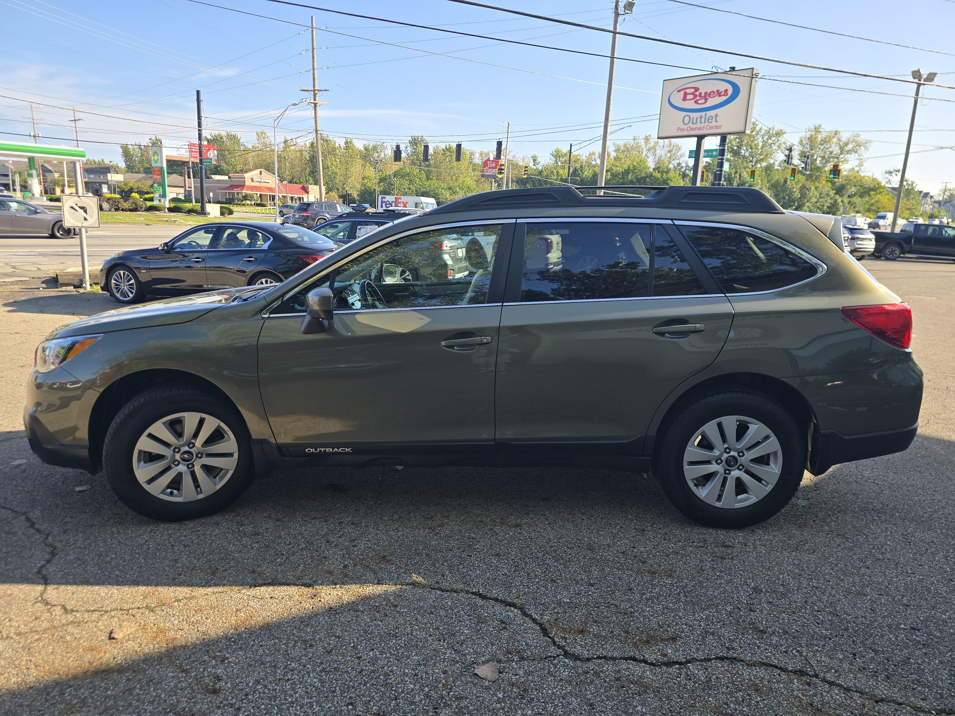 Used 2015 Subaru Outback 2.5i Premium AWD/4WD image 4