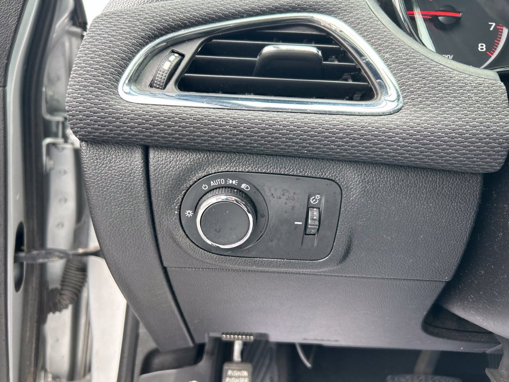 Used 2019 Chevrolet Cruze LS FWD image 12