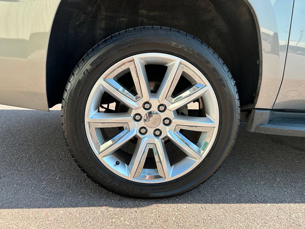 Used 2018 Chevrolet Suburban LT AWD/4WD image 40