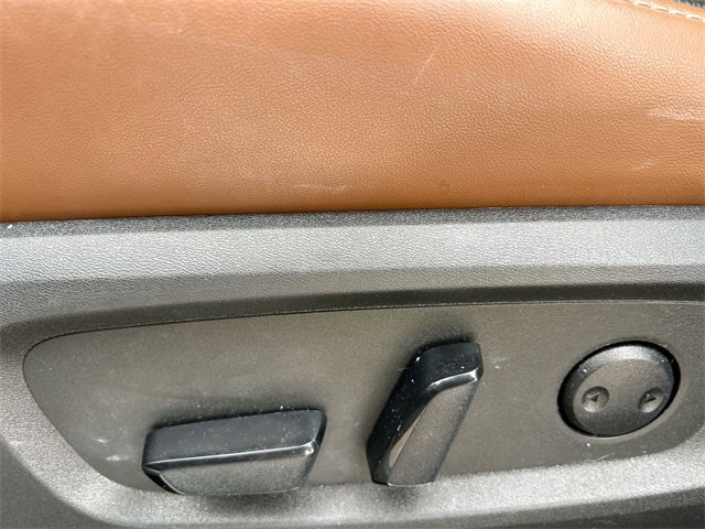 Used 2023 Nissan Pathfinder Platinum image 16