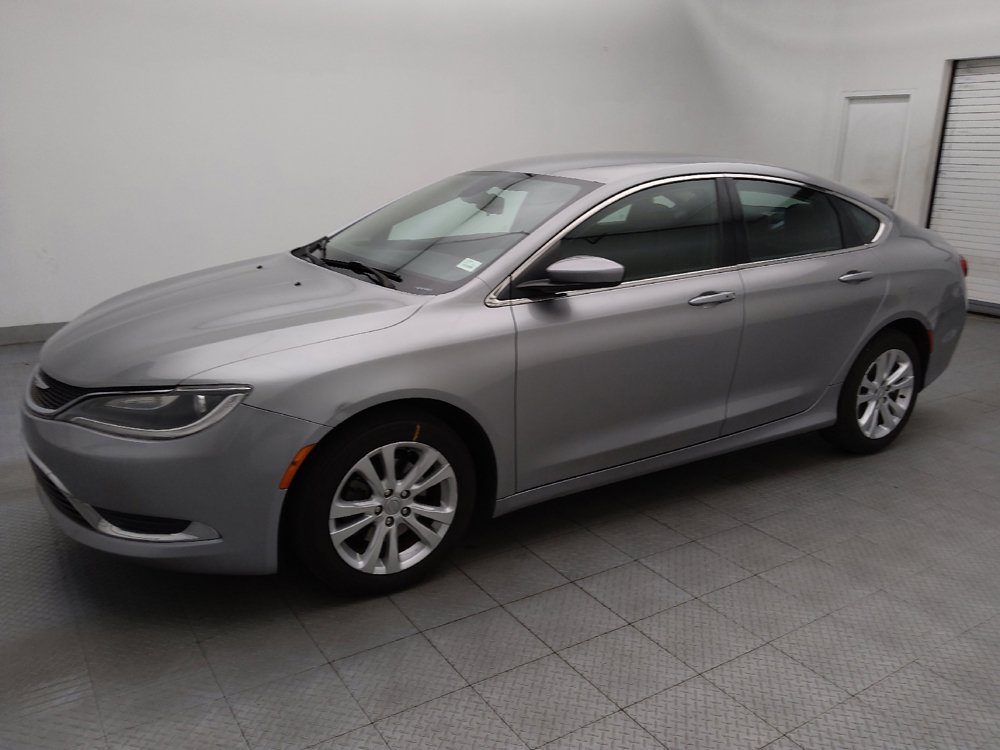 Used 2015 Chrysler 200 Limited w/ Convenience Group FWD image 2