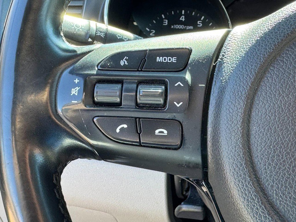 Used 2021 Kia Sedona EX FWD image 19