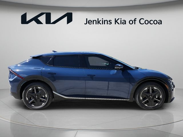 New 2026 Kia EV6 Wind RWD image 2