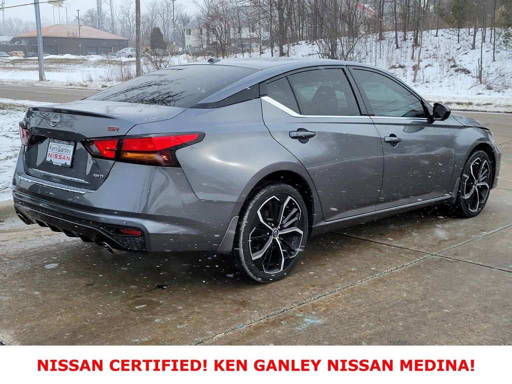 Certified 2023 Nissan Altima 2.5 SR image 3
