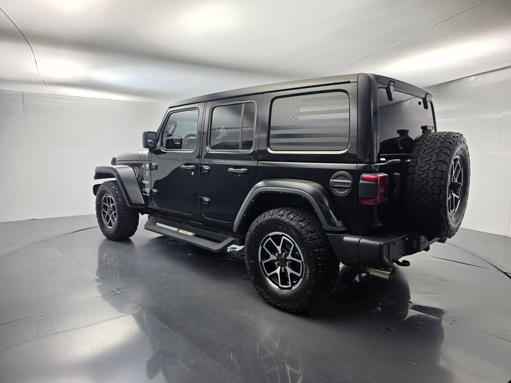 Used 2024 Jeep Wrangler Unlimited Sahara w/ Technology Group AWD/4WD image 6