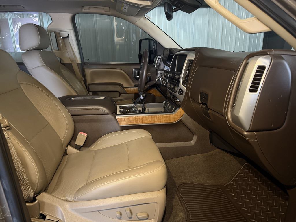 Used 2015 GMC Sierra 1500 SLT w/ Driver Alert Package AWD/4WD image 5