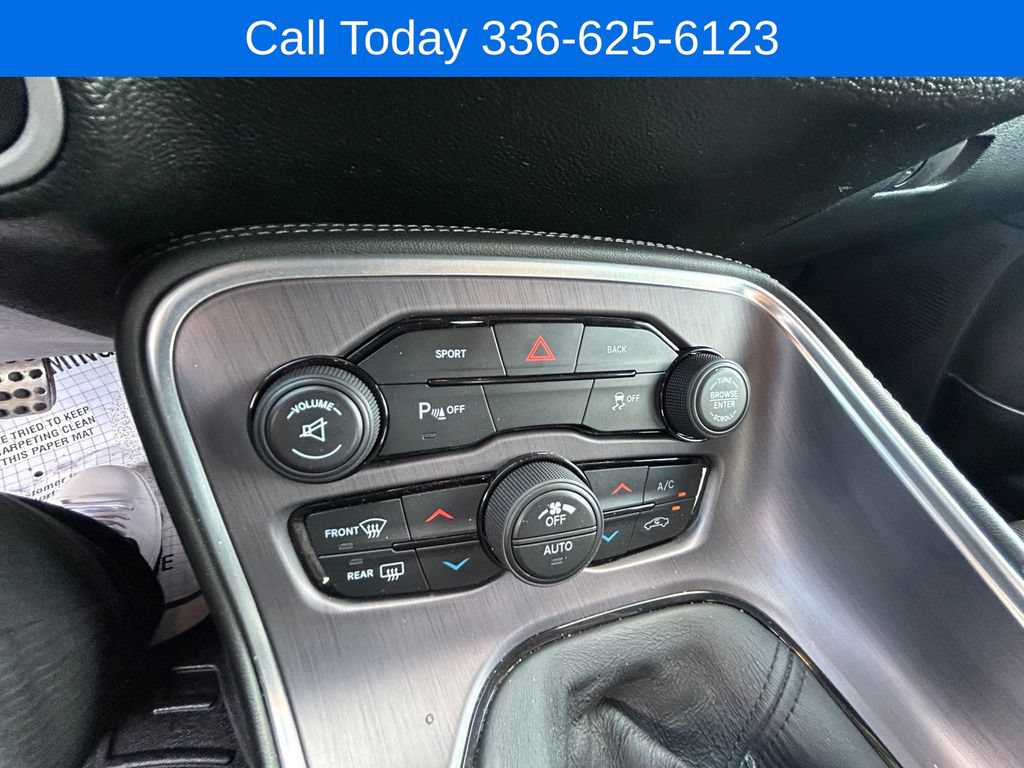 Used 2016 Dodge Challenger R/T RWD image 21