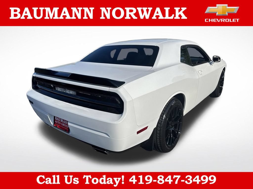 Used 2013 Dodge Challenger SXT RWD image 5