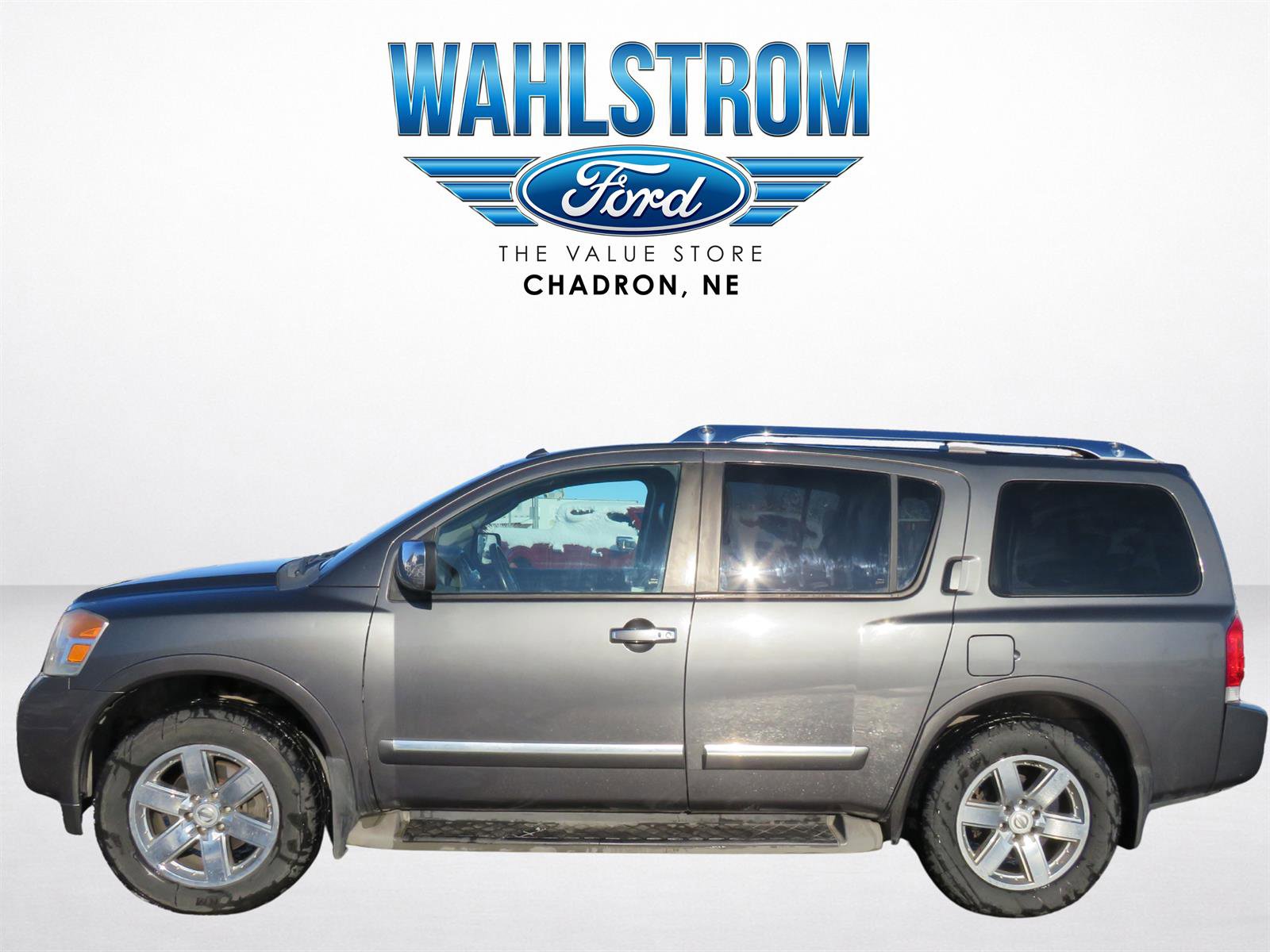 Used 2011 Nissan Armada Platinum w/ 2nd Row Captain Seat Pkg image 2