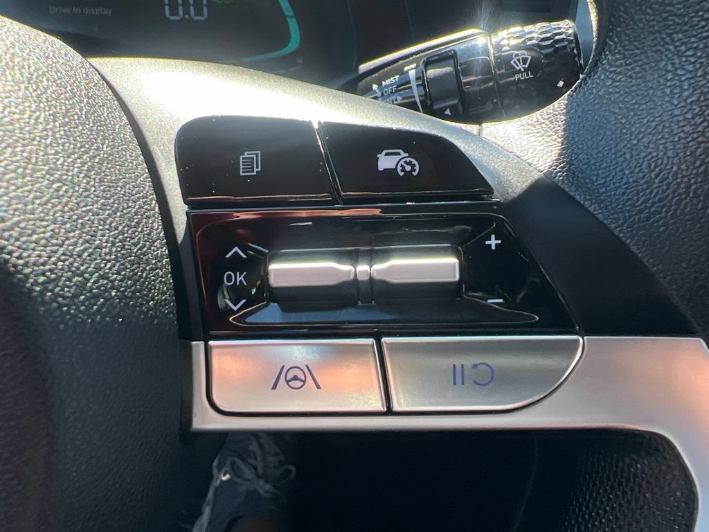 Used 2025 Hyundai Elantra Hybrid FWD image 41