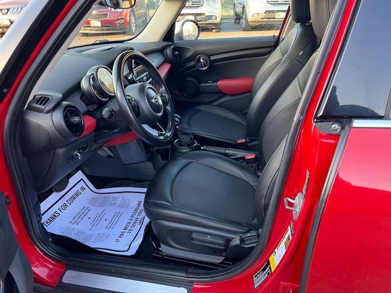 Used 2015 MINI Cooper 4-Door Hardtop FWD image 11