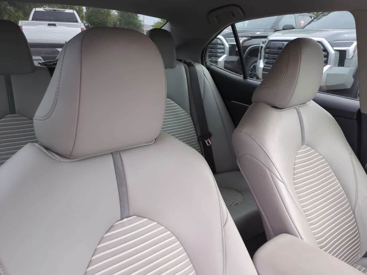 Certified 2018 Toyota Camry SE FWD image 7
