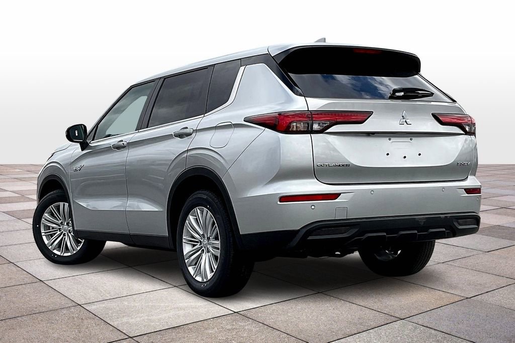 New 2025 Mitsubishi Outlander ES image 3