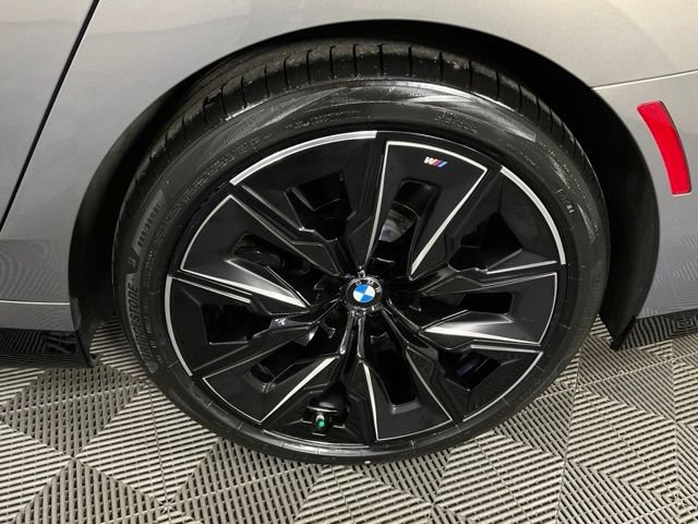 Certified 2023 BMW 760i xDrive AWD/4WD image 40