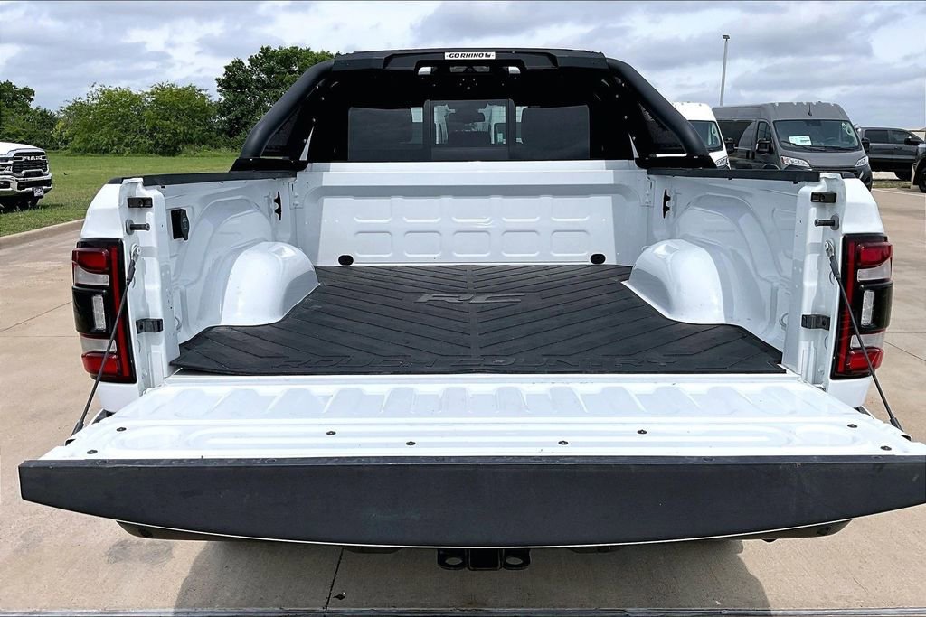 Used 2022 RAM 2500 Laramie w/ Night Edition AWD/4WD image 14