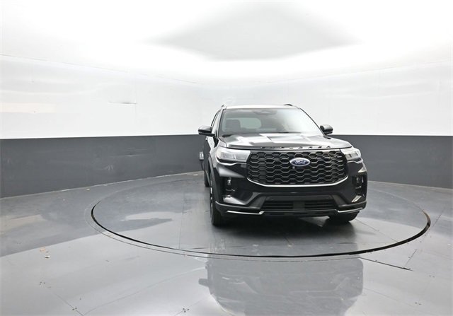 New 2026 Ford Explorer ST-Line image 2