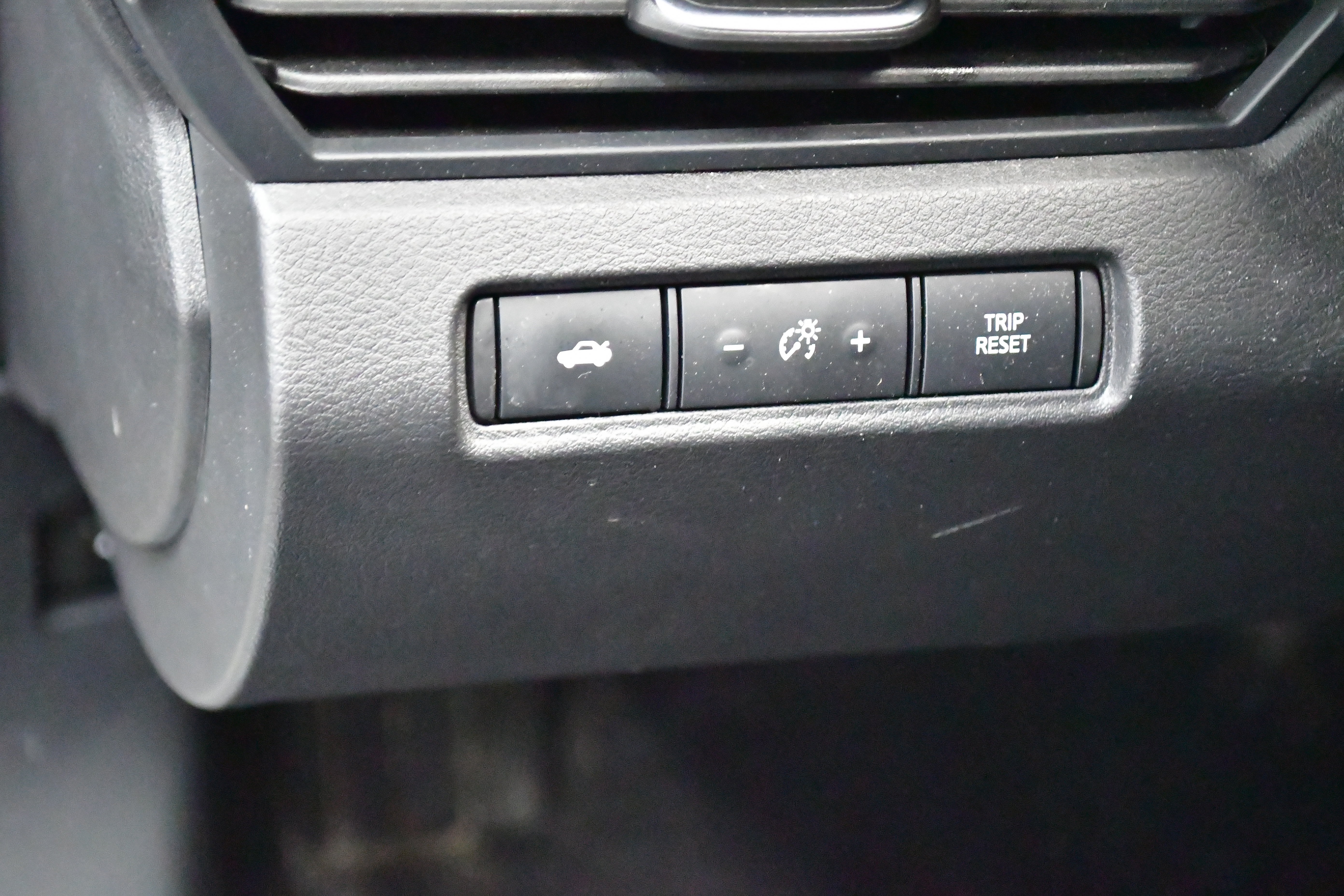 Used 2025 Nissan Altima 2.5 SV FWD image 13