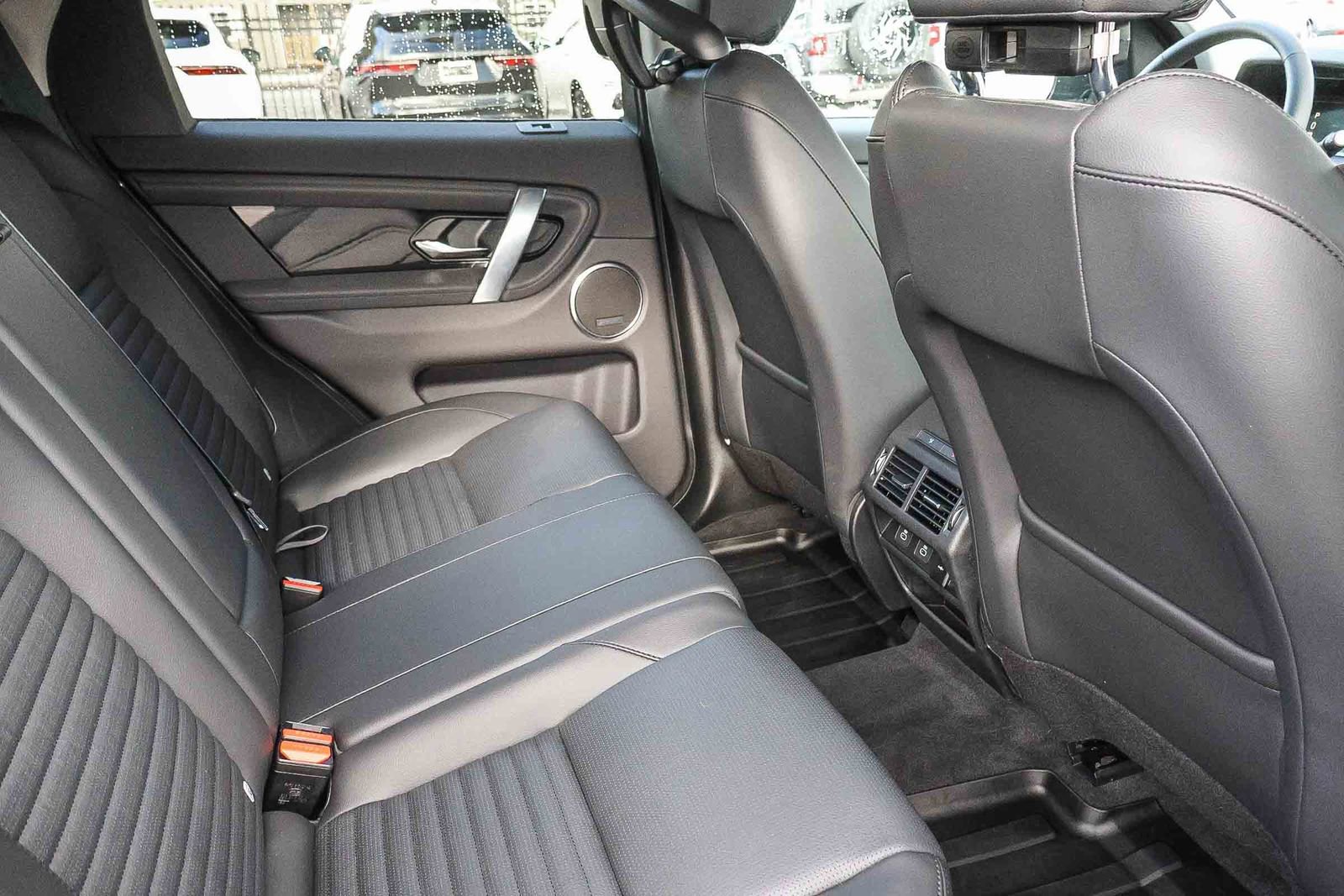 Used 2025 Land Rover Discovery Sport S image 19