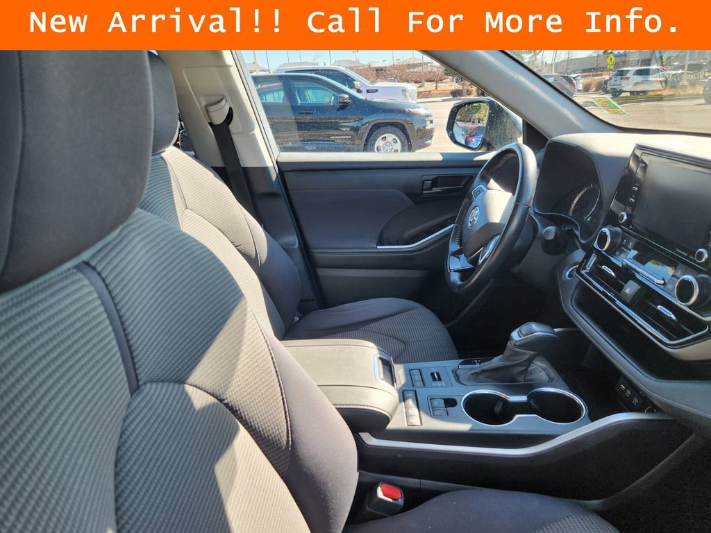 Used 2021 Toyota Highlander LE image 10