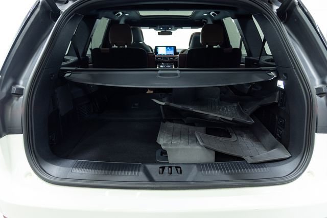 Used 2025 Lincoln Aviator Reserve w/ Equipment Group 201A image 9