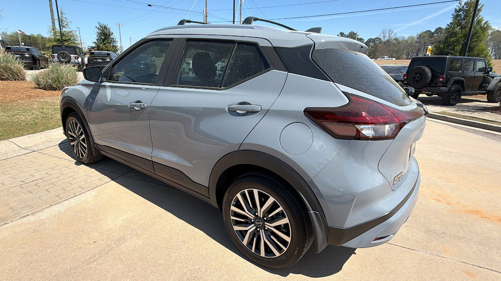 Used 2024 Nissan Kicks SV w/ Interior Electronics Package image 10