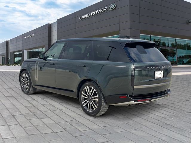 Used 2024 Land Rover Range Rover Long Wheelbase SE image 3