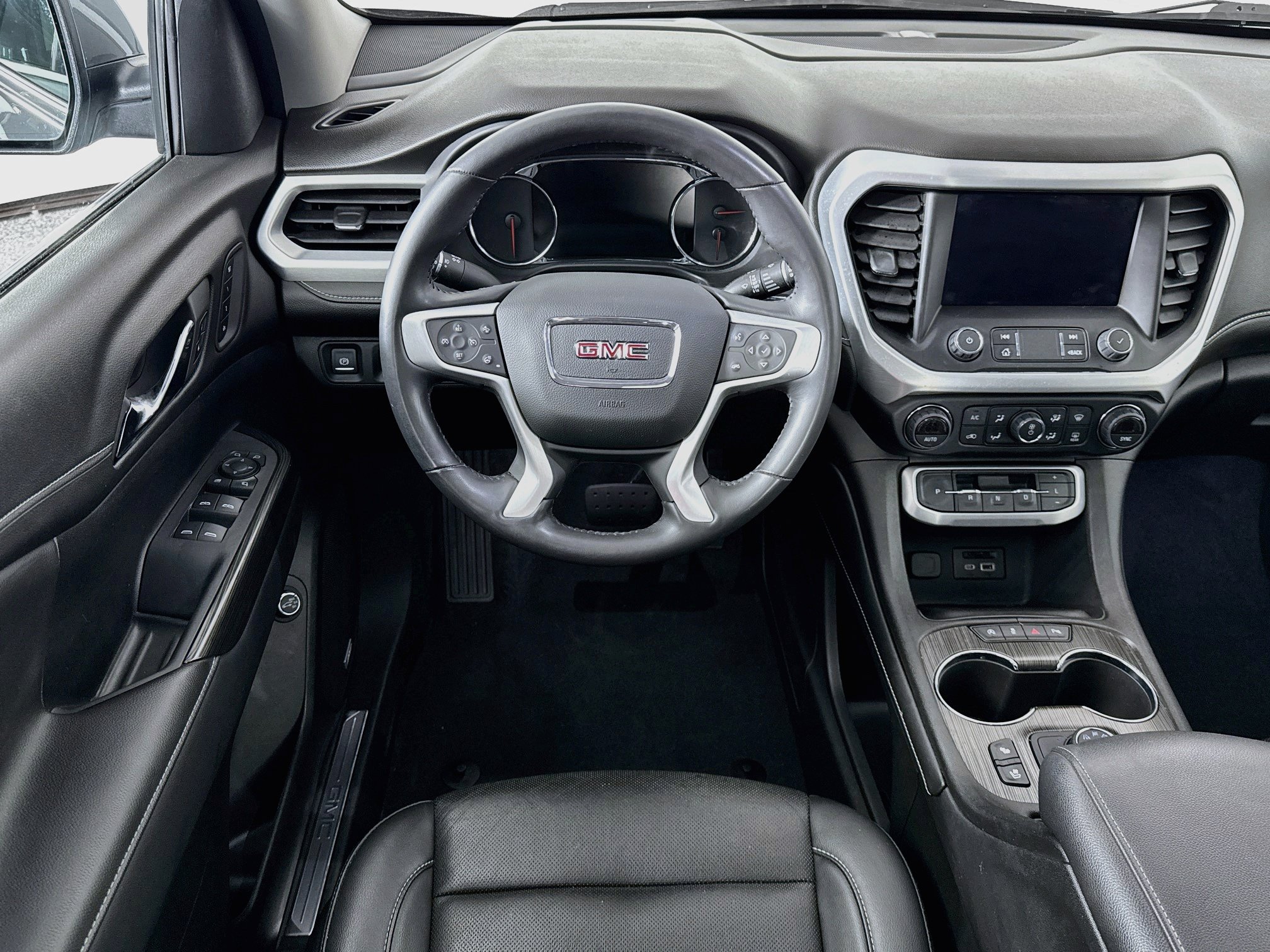 Used 2022 GMC Acadia SLT w/ Technology Package AWD/4WD image 24