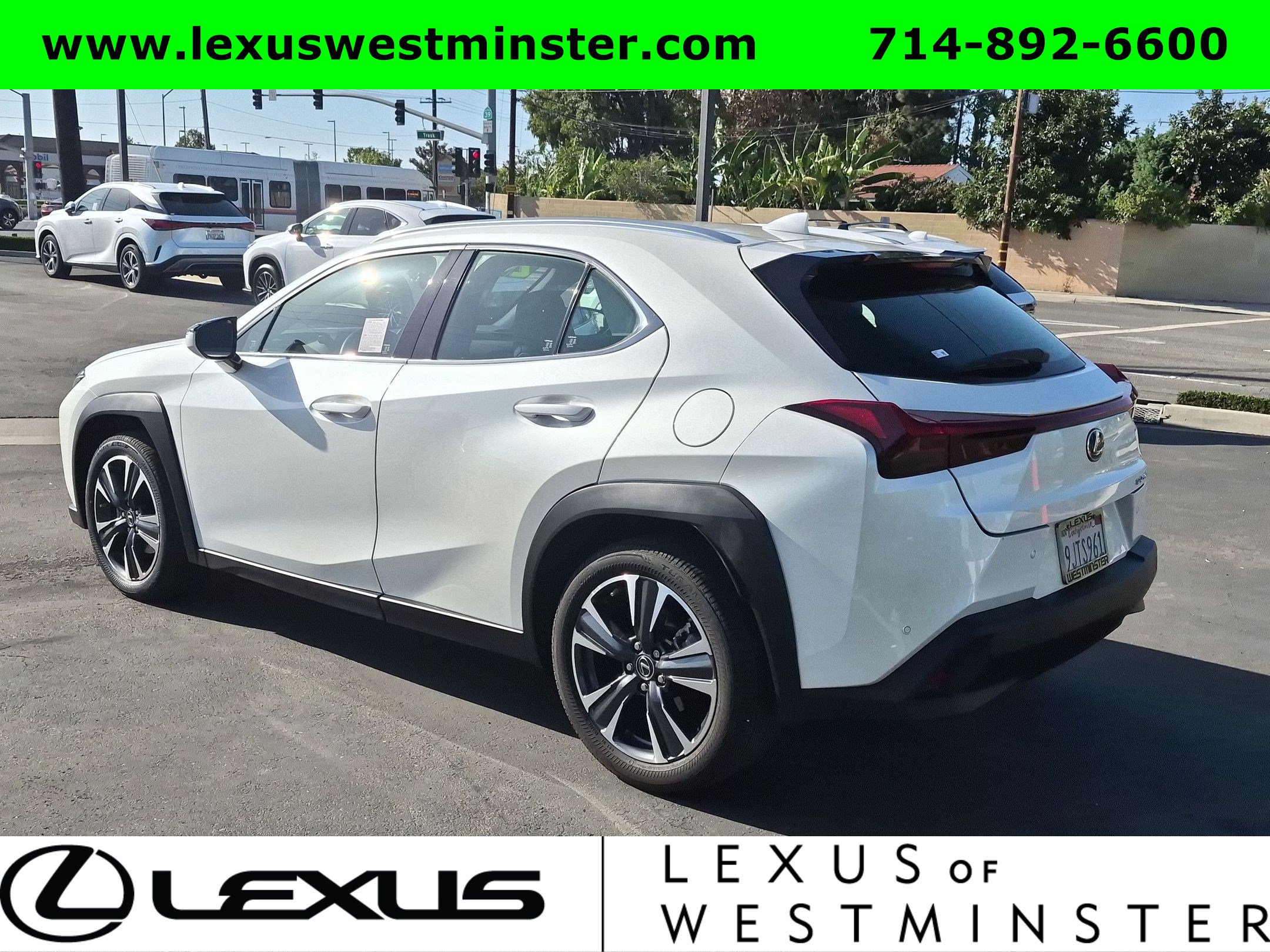 Certified 2024 Lexus UX 250h FWD image 12