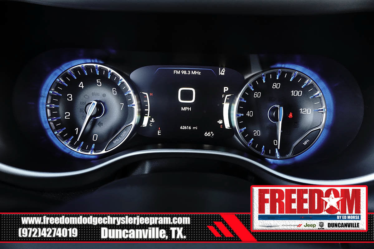 Certified 2024 Chrysler Pacifica Touring-L FWD image 18