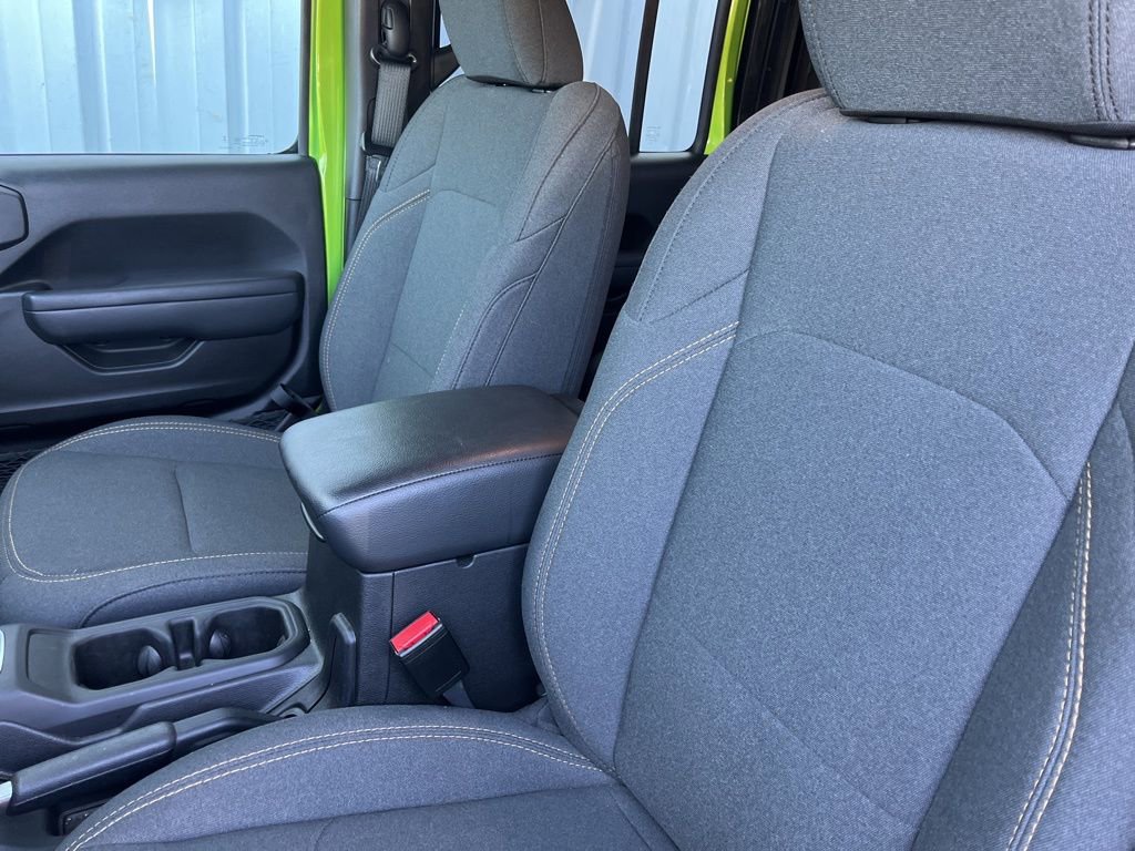 Used 2025 Jeep Gladiator Sport image 4