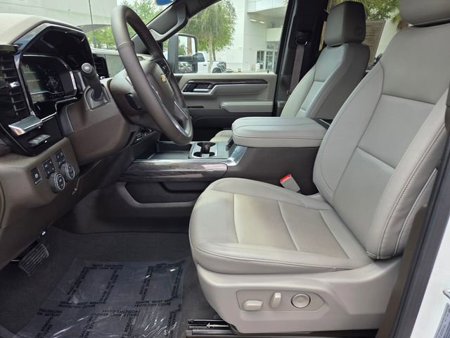 Used 2025 Chevrolet Silverado 2500 LTZ w/ LTZ Premium Package image 5