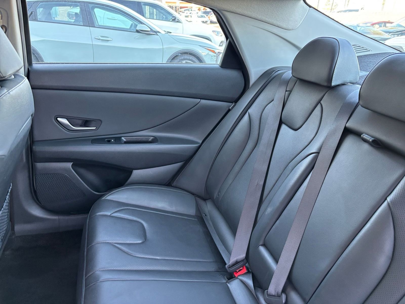 Used 2025 Hyundai Elantra Limited image 41