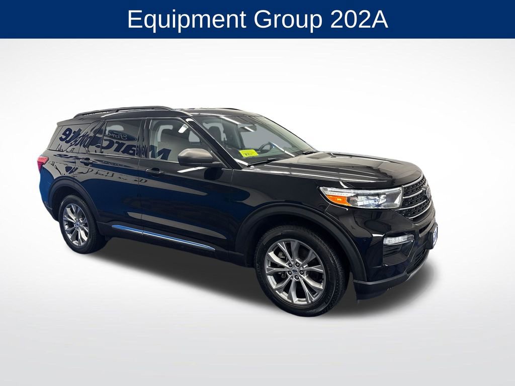 Certified 2022 Ford Explorer XLT w/ Equipment Group 202A AWD/4WD image 3