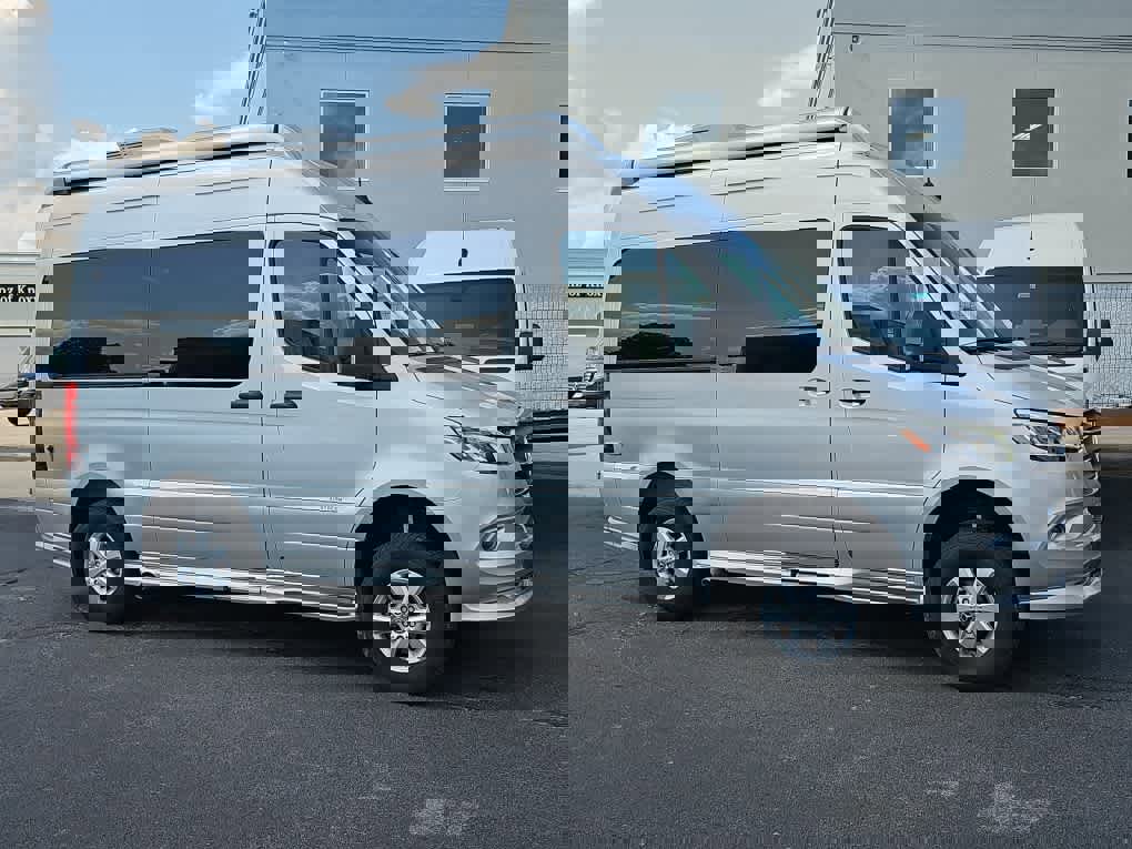 Used 2023 Mercedes-Benz Sprinter 2500 image 2