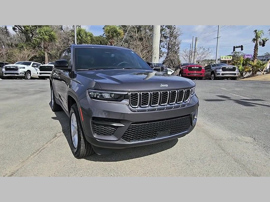 Used 2025 Jeep Grand Cherokee Laredo X w/ Luxury Tech Group I image 36