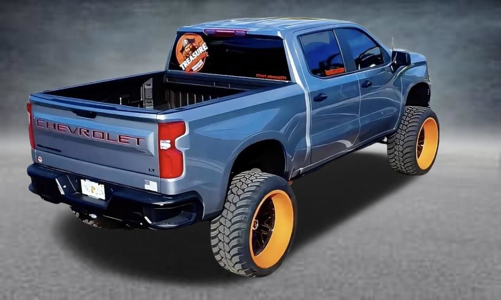 Used 2025 Chevrolet Silverado 1500 LT Trail Boss AWD/4WD image 34