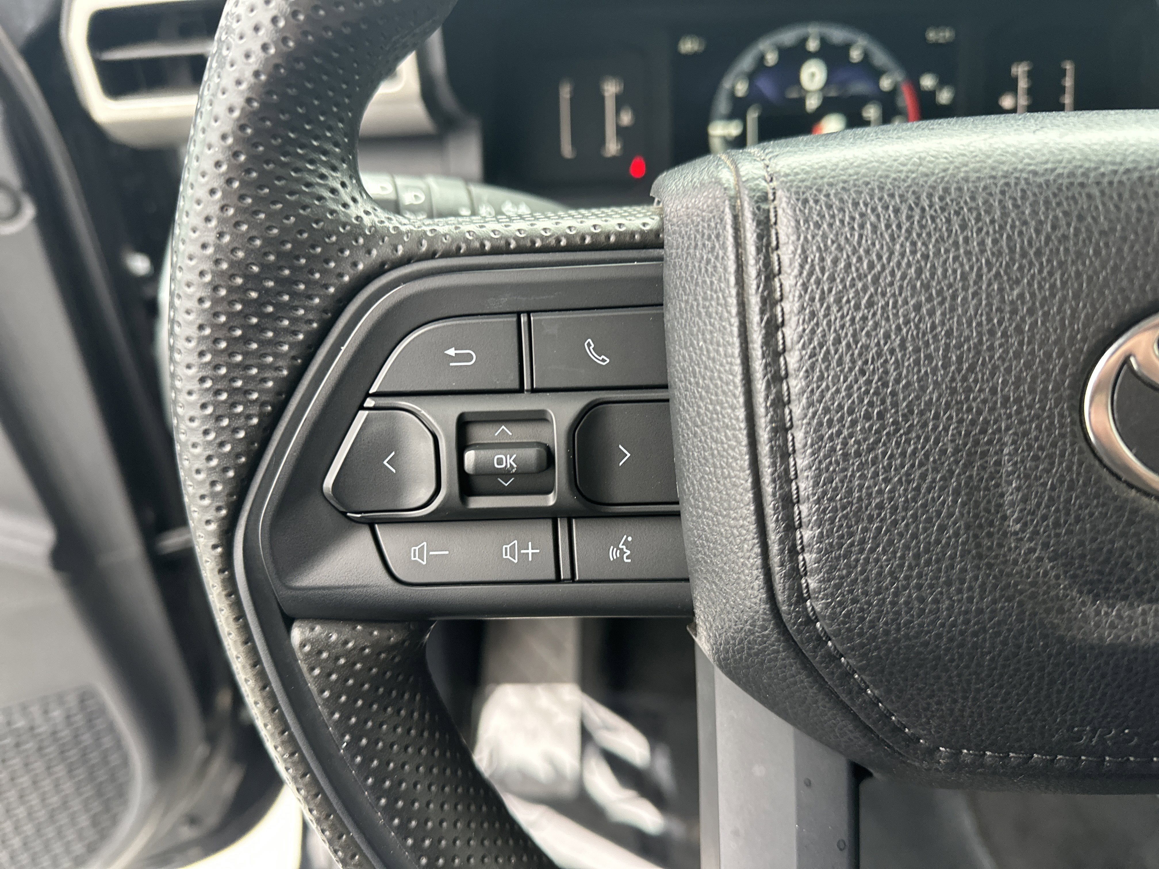 Certified 2024 Toyota Tacoma SR5 image 19