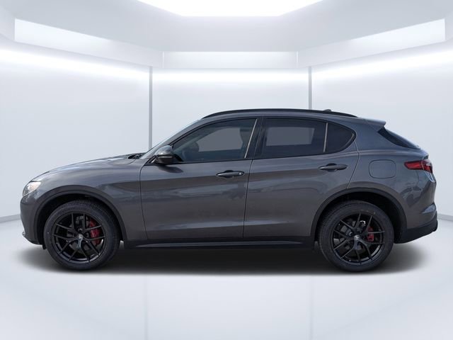 Used 2020 Alfa Romeo Stelvio w/ Nero Edizione image 6
