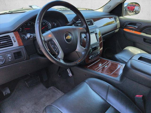 Used 2013 Chevrolet Suburban LTZ RWD image 14