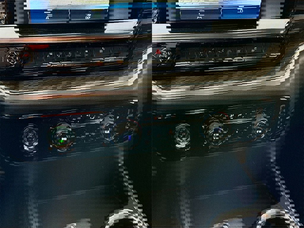 Used 2022 Chevrolet Silverado 1500 RST image 10