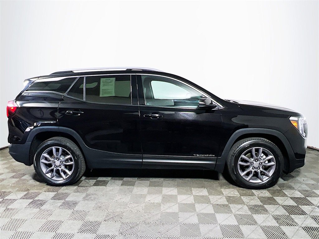 Used 2023 GMC Terrain SLT image 9