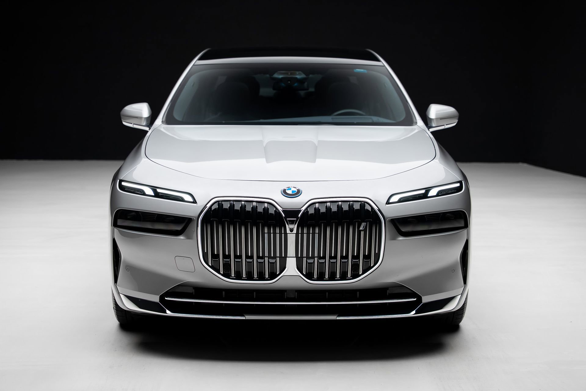 Used 2024 BMW i7 eDrive50 RWD image 7